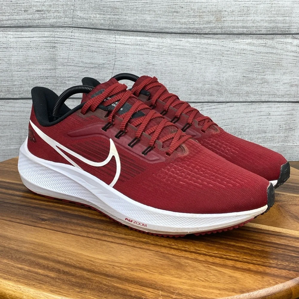 Nike Air Zoom Pegasus 39 Arkansas Razorbacks Shoe DR1989-600 Men’s Size 9.5